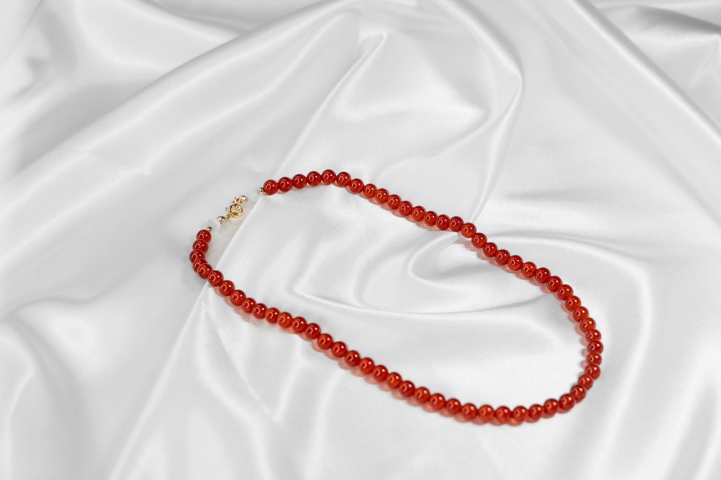 Karneol Halskette – Ein Hauch von Wärme und Anmut