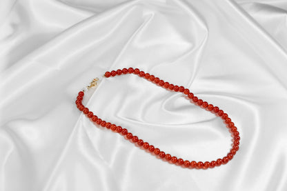 Karneol Halskette – Ein Hauch von Wärme und Anmut