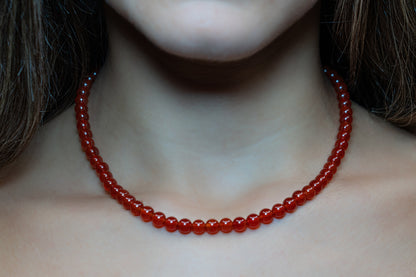 Karneol Halskette – Ein Hauch von Wärme und Anmut