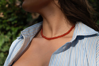 Karneol Halskette – Ein Hauch von Wärme und Anmut
