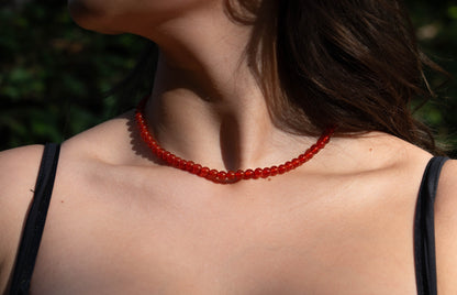 Karneol Halskette – Ein Hauch von Wärme und Anmut