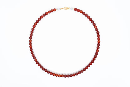 Karneol Halskette – Ein Hauch von Wärme und Anmut